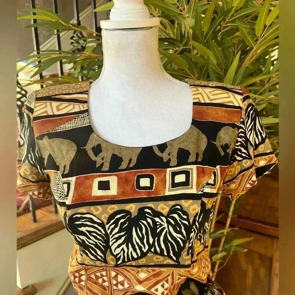 Jessica Howard wrap dress 6 Petite. Good condition. Safari themed. Maxi wrap - Picture 8 of 10